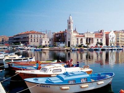 Visit charming ports like Collioure or Sête, which rarely make it into a single vacation. 